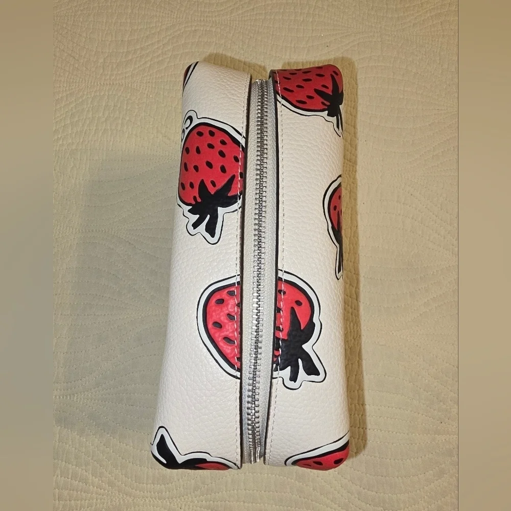 NWY Coach White Strawberry Print Ladies Leather Cosmetic Pouch